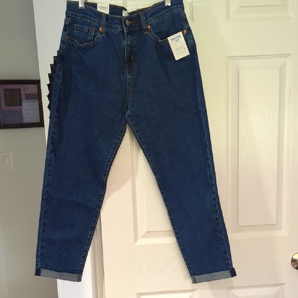 NWT Levi's Denizen Boyfriend Jeans in Classic Blue Jeans Size 4/27 - Picture 2 of 9